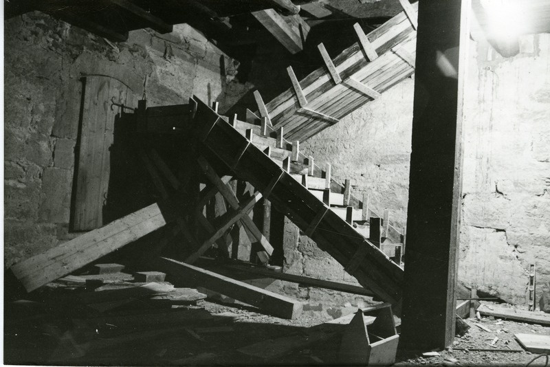 Kuressaare linnus: raketised betoontrepi valamiseks Kaitsetorni IV korrusel