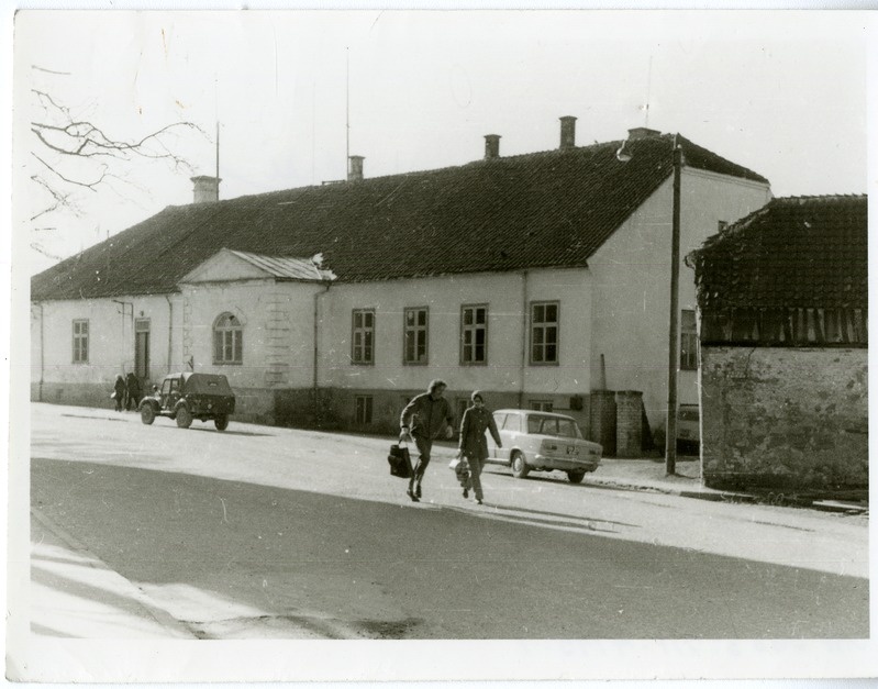 Tallinna 11 (endine postkontor)  Torni tänava poolt