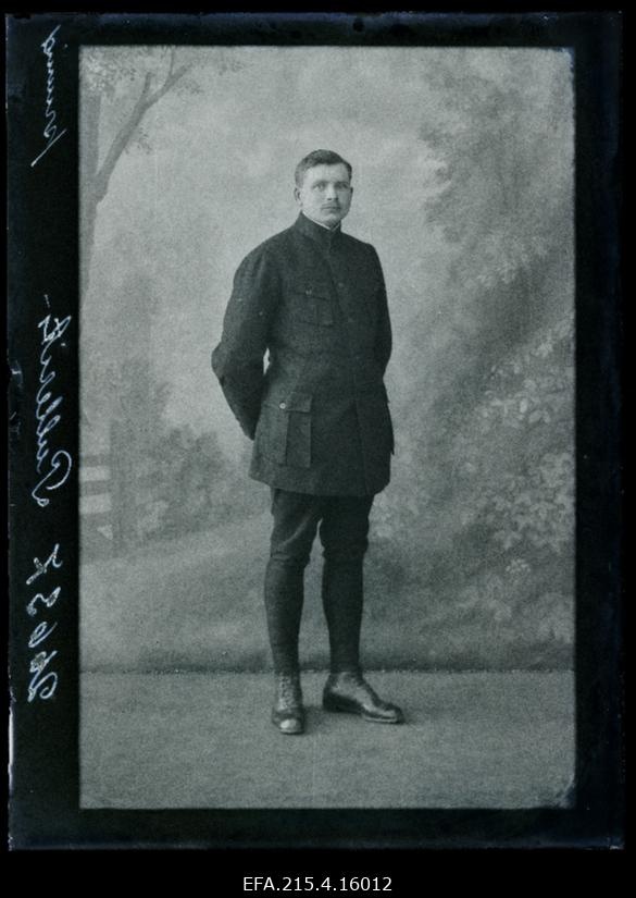 Sõjaväelane Pullerits.