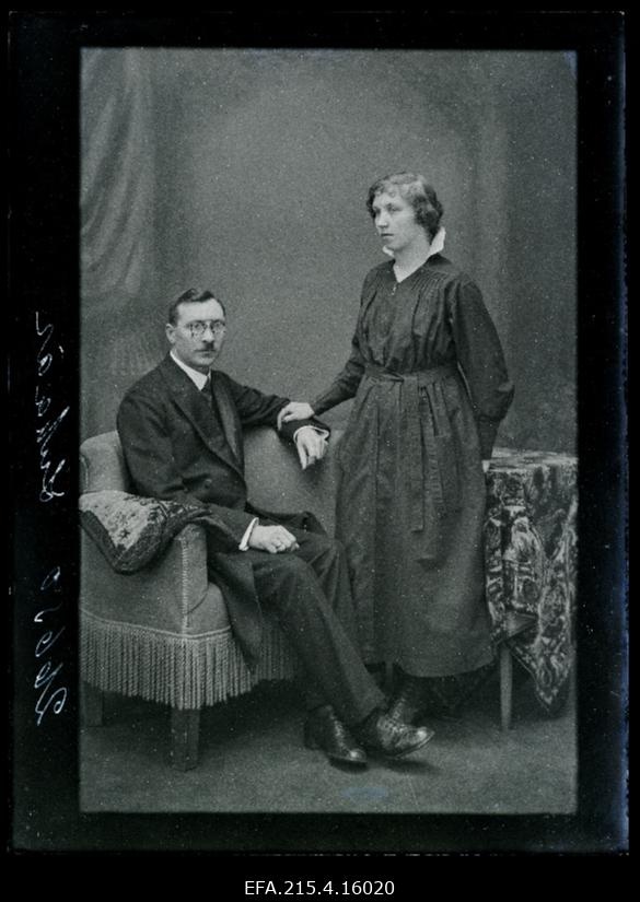 Luhaär [Luhaäär] naisega.