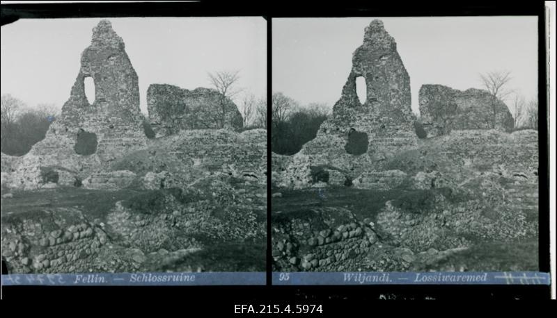 Vaade Viljandi ordulinnuse varemetele.