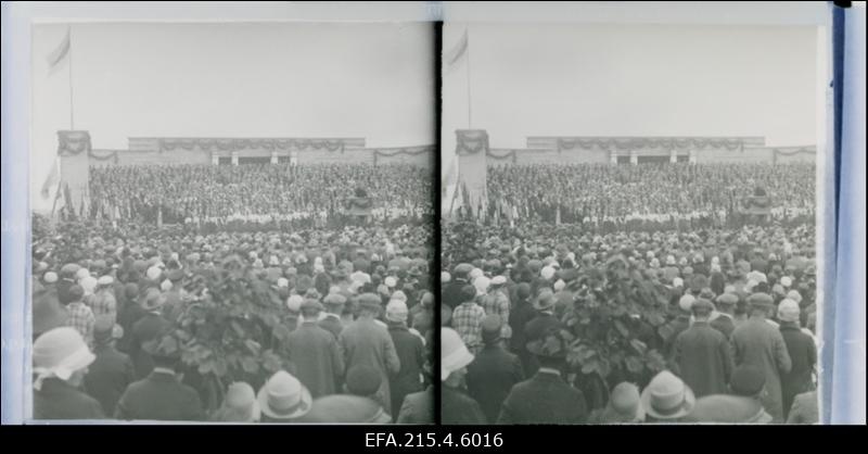 Vaade Viljandi lauluväljakule 1927. aasta laulupeo ajal.