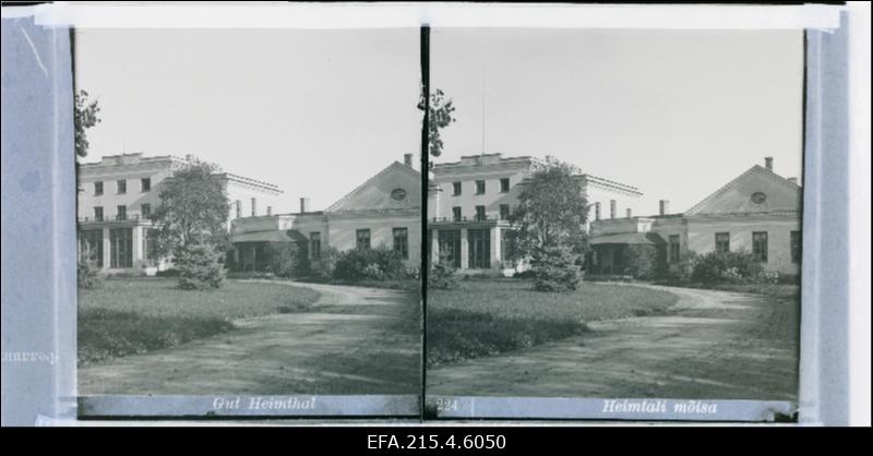 Vaade Heimtali mõisa hoonele.