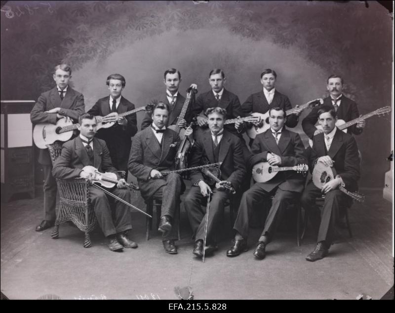 Viljandi kellassepp Ränik (ka Rännik) ja tema orkester.