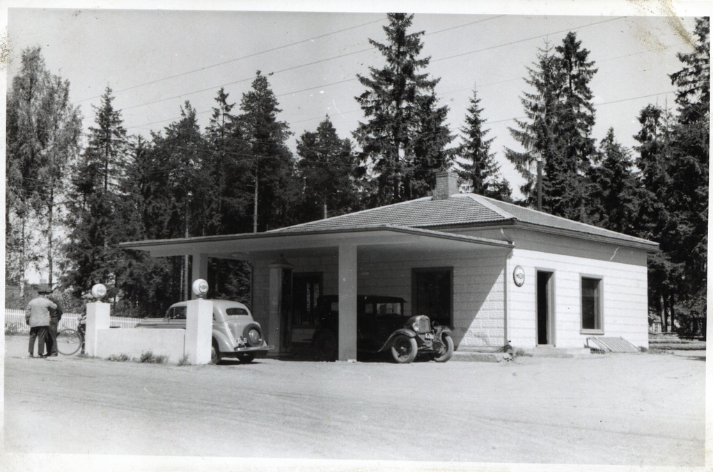 Bensinstasjon. Jessheim.