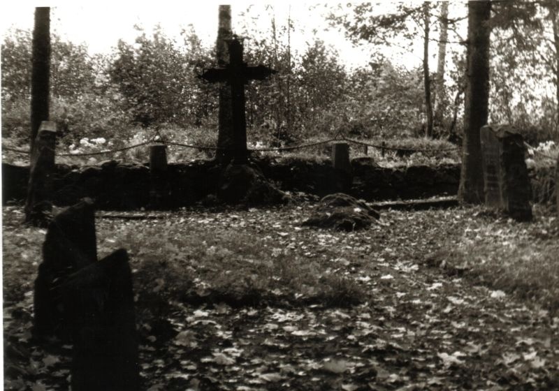 Perekond Roth´i kalm Kanepi kalmistul
