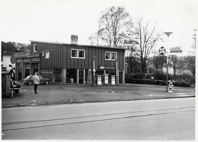 Uno-x gas station, Oslo.  duplicate photo