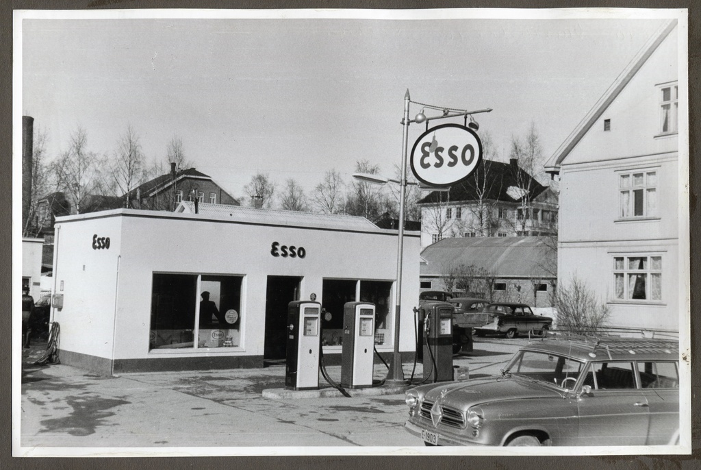 Bensinstasjon. Lena. Oslo District, Gjøvik Sone.