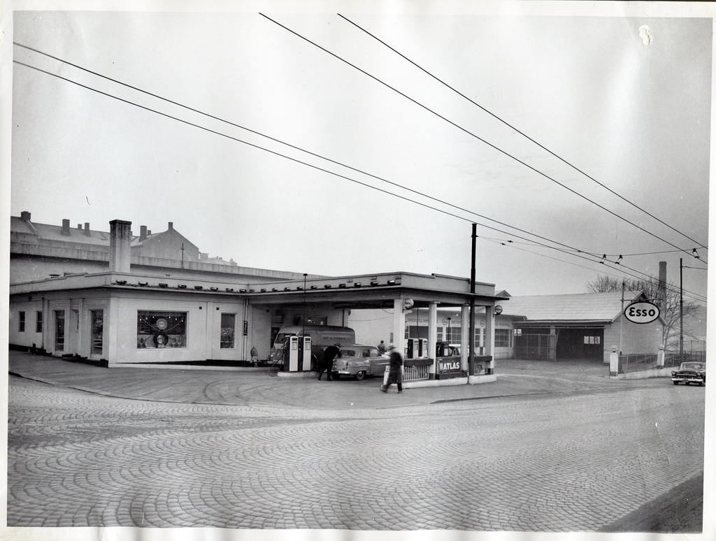 Bensinstasjon. E. Gram-Tennefoss, Sannergaten, Oslo. Oslo Distrikt.