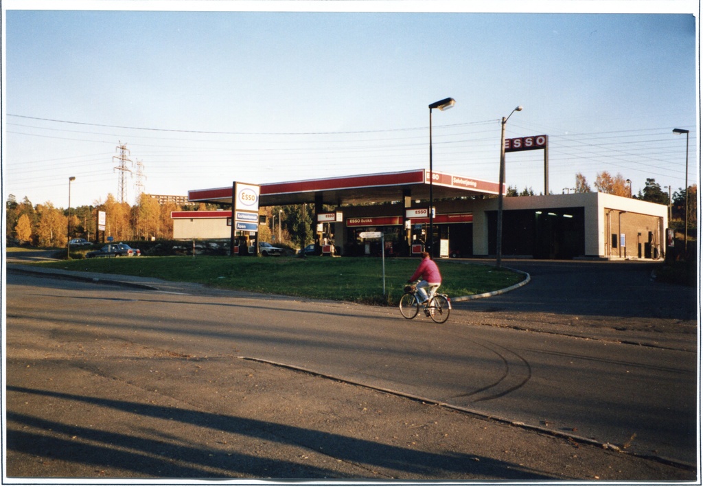 Bensinstasjon. Tigerplass Servicenter, Krapfossveiene 82 Moss.