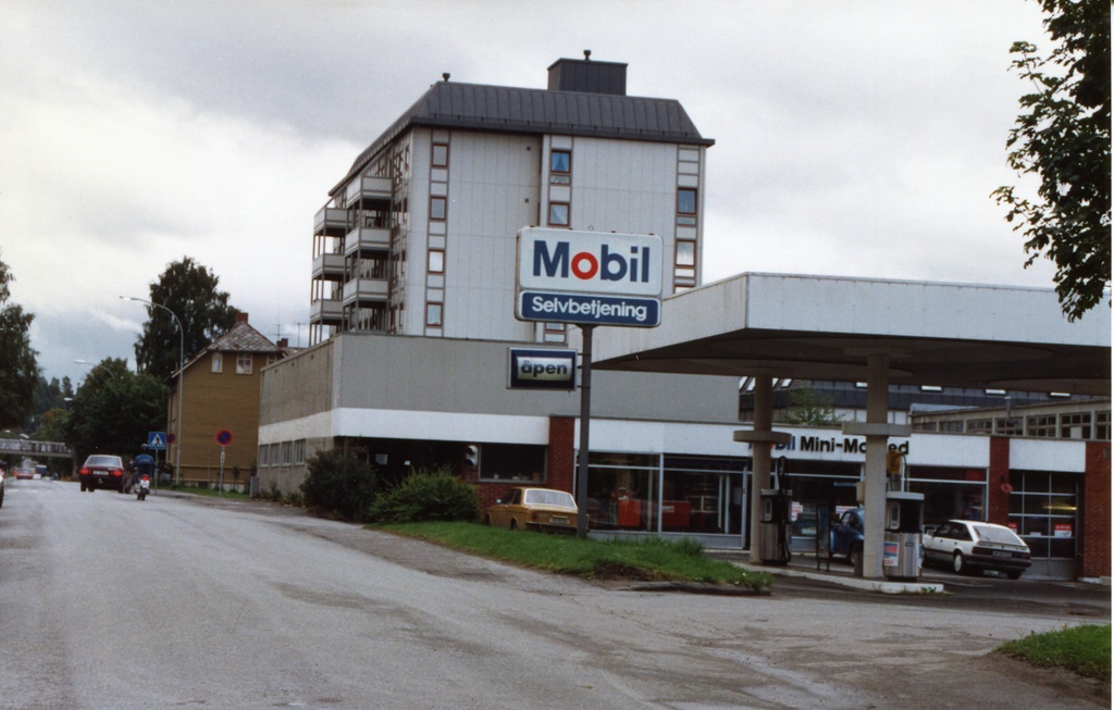 Bensinstasjon. Elgestergates 57