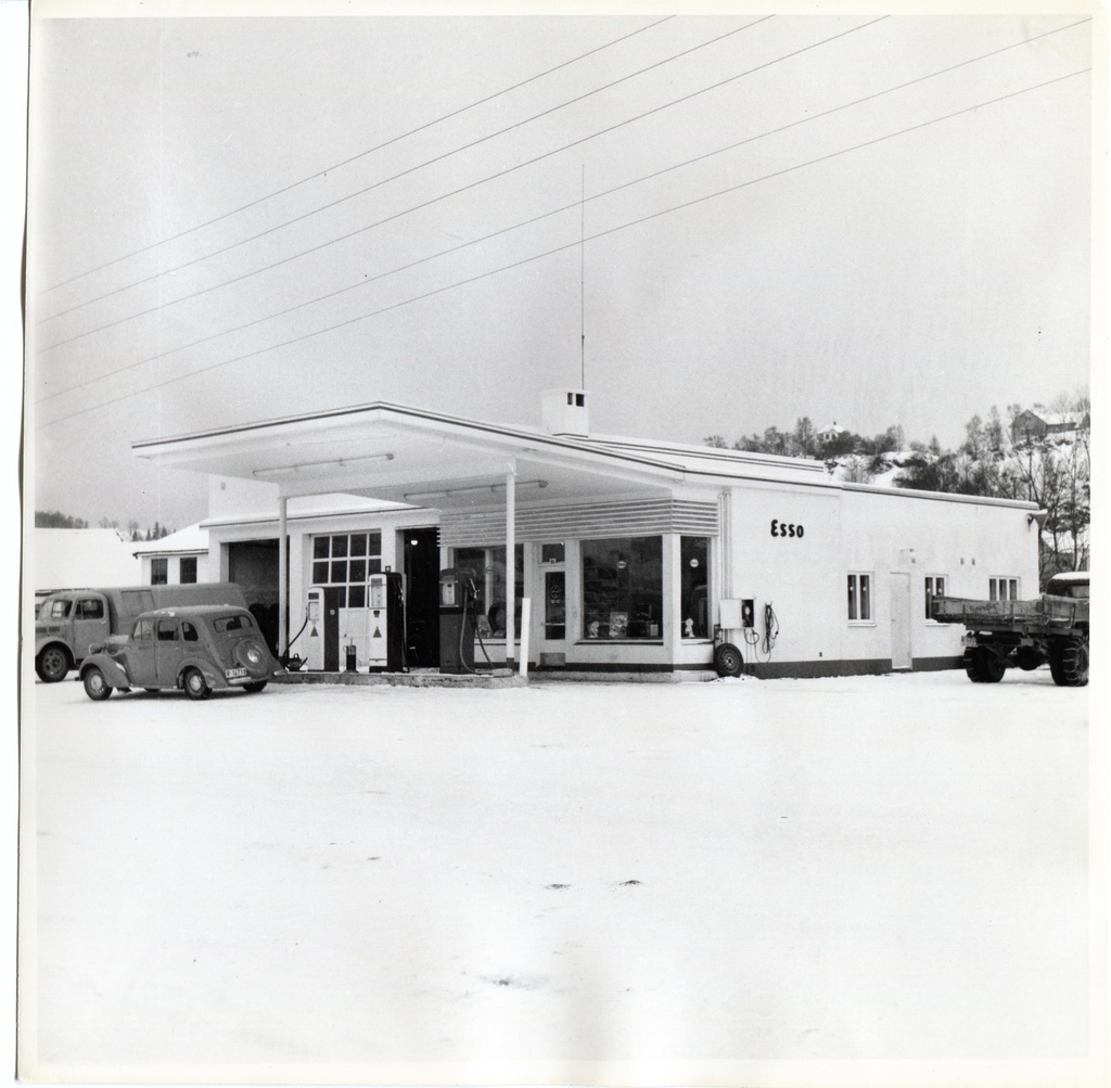 Bensinstasjon. Nesttun, Bergen.