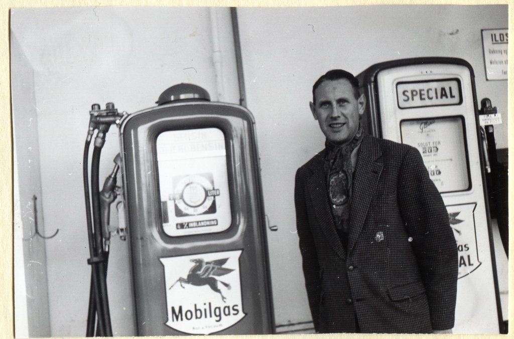 Nor og Vacuum gas station. Bjarne Grorud, Fatherland.