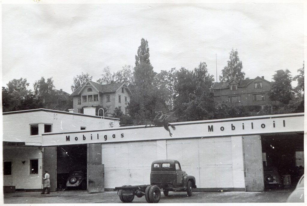 Bensinstasjon. Stabekk car a/s