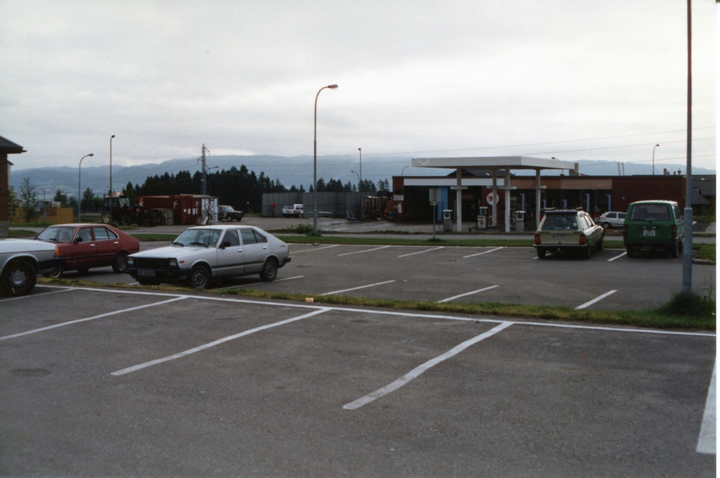 Bensinstasjon. Nedre Flatåsvei 2