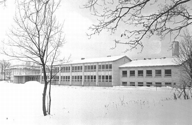 Vaade ehitusjärgus olevale majale.