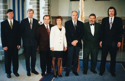 Olümpiavõitjad Tallinna Raekojas 1990. aastail  similar photo