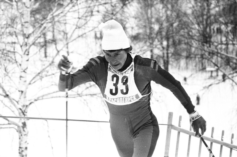 NSV Liidu naismurdmaasuusataja Galina Kulakova suusarajal