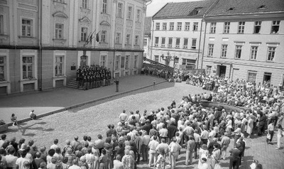 Suur laulupüha Tartus. 1989. Kontsert raekoja platsil.  similar photo