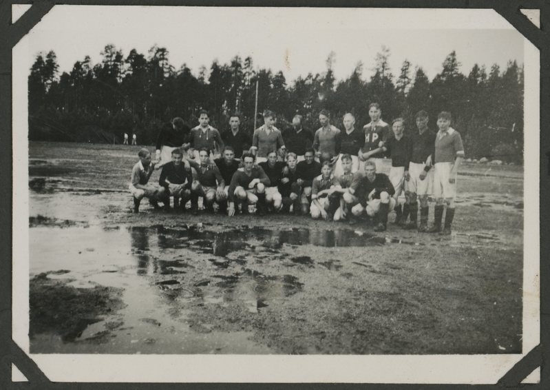Tallinna Töölisspordi Ühingu ja Ponteva (Soome) meeskonnad jalgpallis (7:0) Hyvinkääs