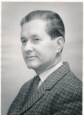 Malesuurmeister Paul Keres  similar photo