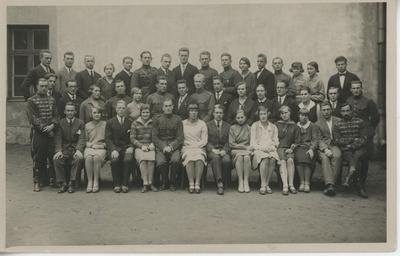 Tartu Ülikooli Kehalise Kasvatuse Instituudi (TÜ arstiteaduskonna kehalise kasvatuse osakond) I lennu üliõpilased  duplicate photo