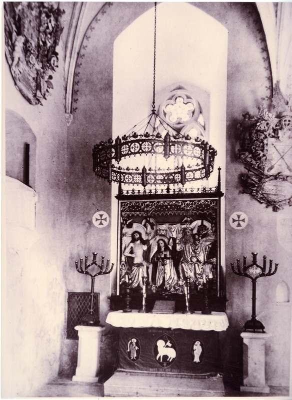 Kaarma kiriku vana altari reljeef Maarja kroonimine Kuressaare linnuse kabelis