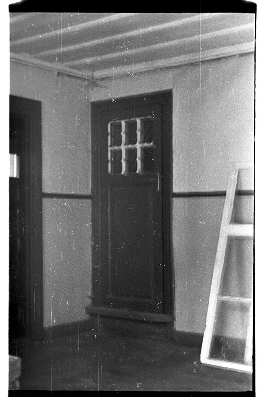 Uks teisele korrusele, Võhma koolimaja (Lahemaa)