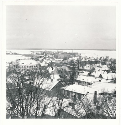 Foto. Haapsalu vanalinn. Vaade lossi tornist holmide suunas. November 1973.a. Foto: T.Kohv.  duplicate photo