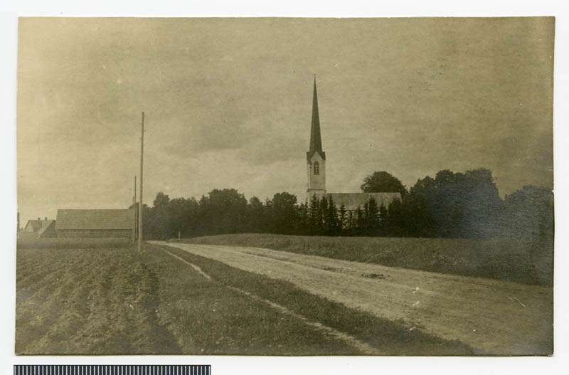 fotopostkaart, Kolga-Jaani khk, Kolga-Jaani kirik, vaade lõunast maanteelt, u 1925