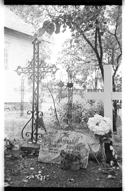 Käsmu kalmistu, hauaplats, Jaagop Aaviku (1875-1946), Loviise Aaviku (1881-1971)