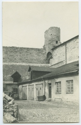 Tallinn, Toompea lossi õu, loodenurk Pilstickeri torniga, enne ümberehitamist.  duplicate photo