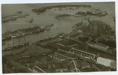 Tallinn, vaade sadamale edelast.  duplicate photo