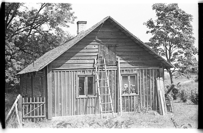 Elamu ja värav, Tõugu (Lahemaa), Jürirahva talu