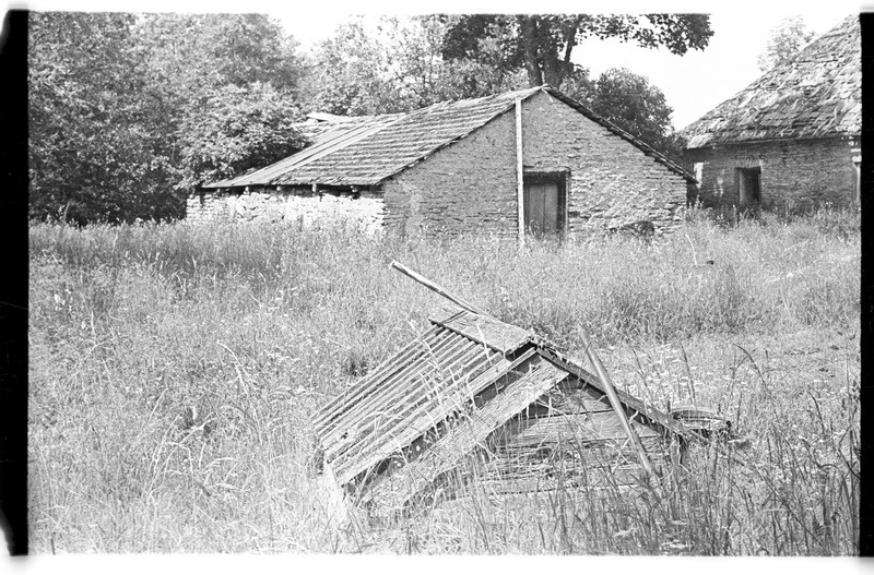 Kelder ja kaev, Tõugu (Lahemaa), Jürirahva talu
