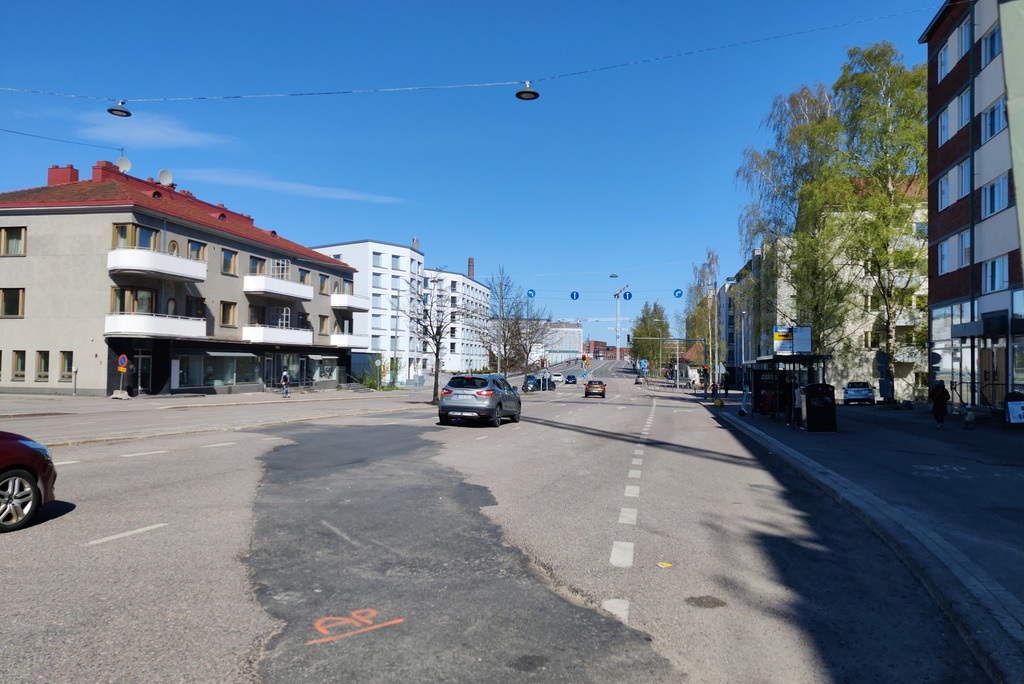 Lauttasaarentien alkupäätä ja Lauttasaaren silta. rephoto