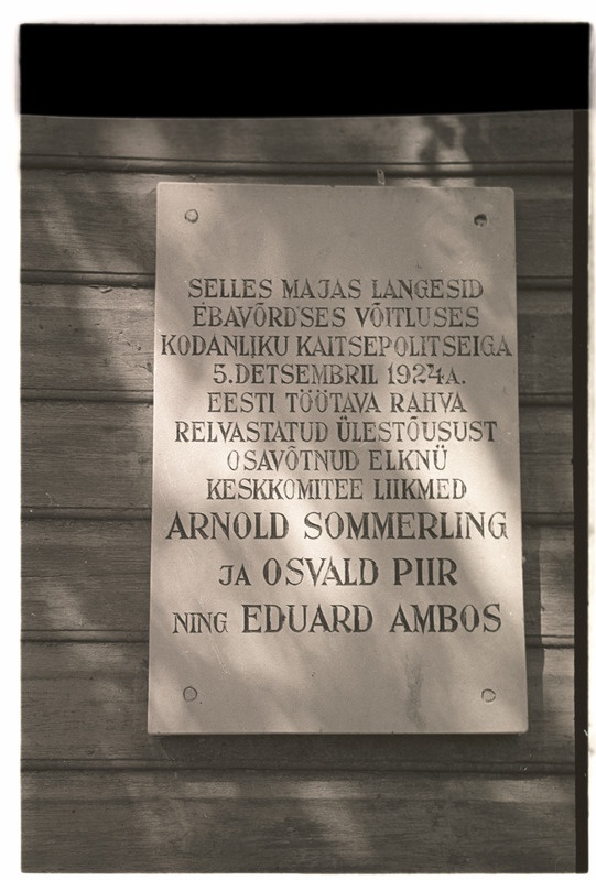 Tallinn. Mälestustahvel Tupsi talul Vaprate teel