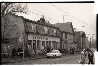 Tallinn. Tartu mnt 34, 36, 38 hooned. Vaade Keskturu poolt kesklinna poole  duplicate photo