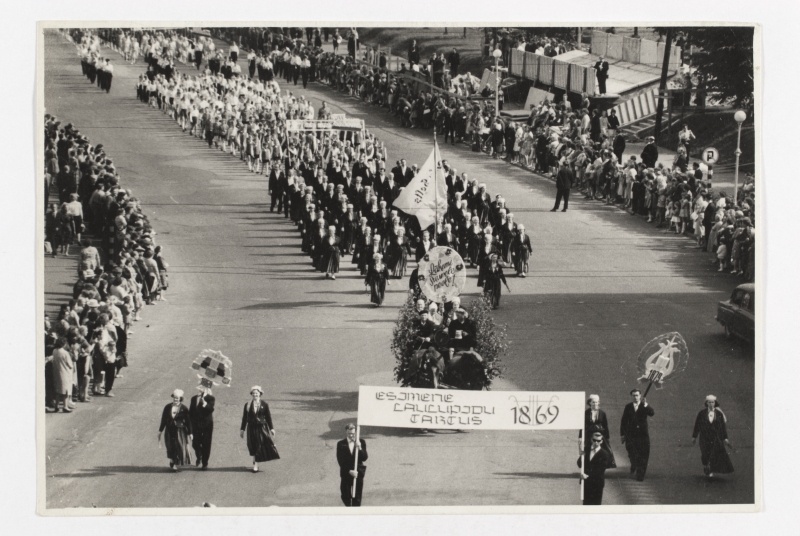 Juubelilaulupeo rongkäik Tartus