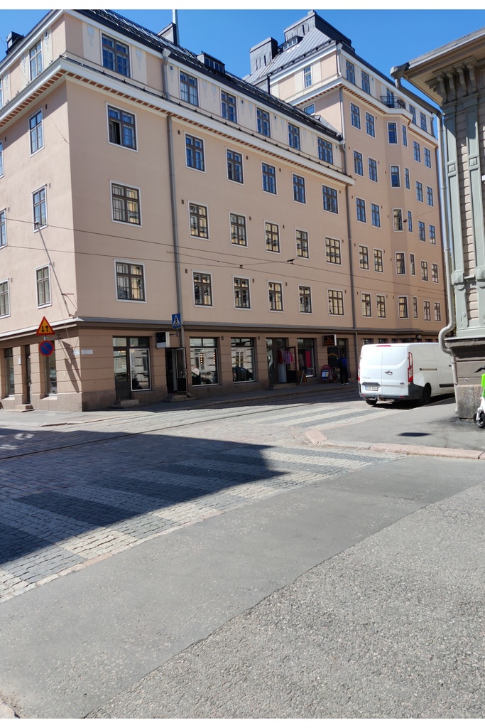 Fredrikinkatu 16. Fredrikinkadun ja Merimiehenkadun kulmatalo. rephoto
