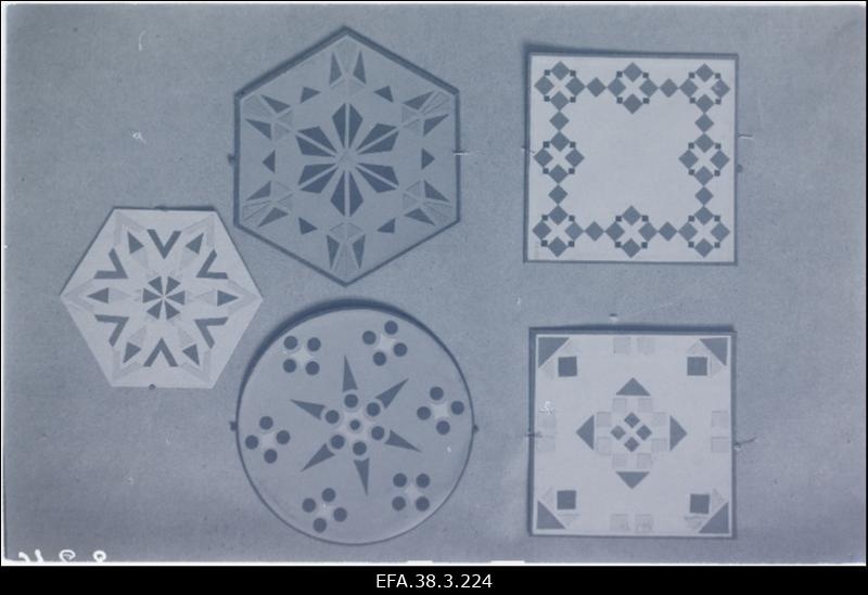 Käsitööõpetajate kursuse väljapanekuid - käärilõiked.