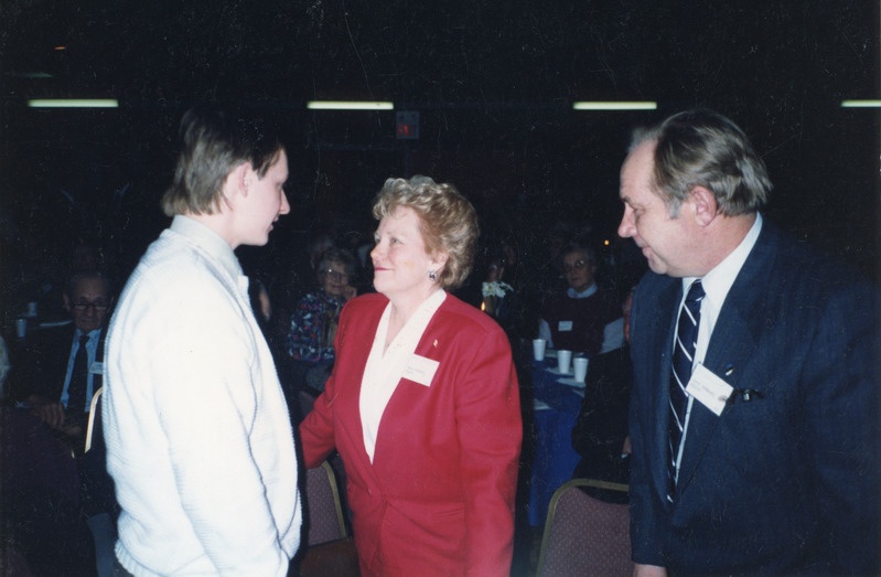 Jüri Lehtrand ja Riho Rõõmus vestlemas Kanada parlamendi saadiku Browsig´a Torontos 1991