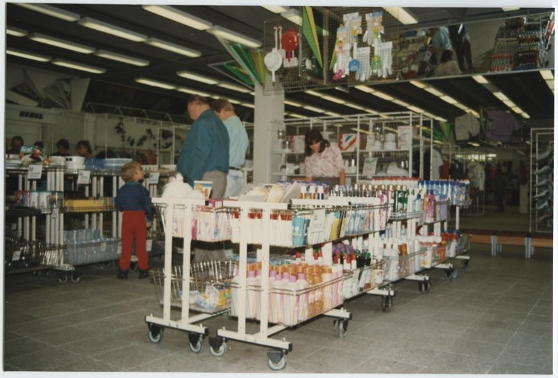 Tartu Kesklinna kaubahall. Kaupluse sisevaade.