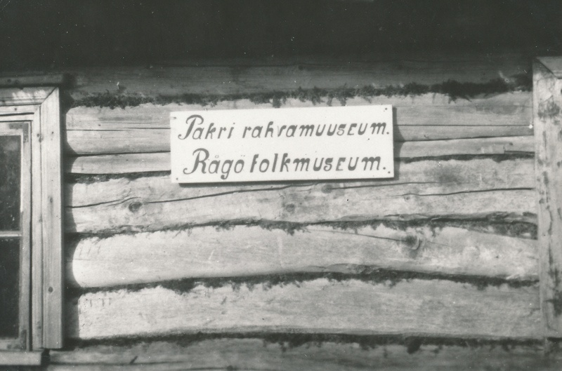 Pakri rahvamuuseumi silt