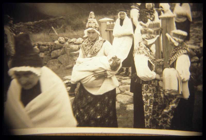 Slaidid Ruhnust ja ruhnlastest nr. 1,Ruhnu naised