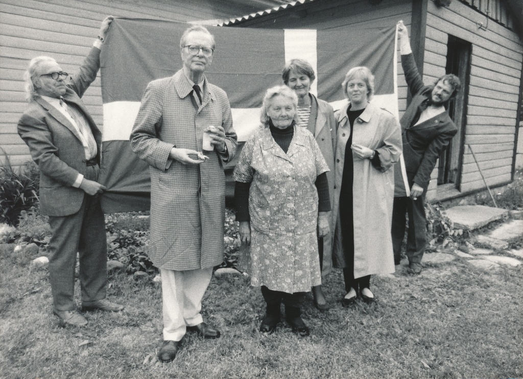 Benkt Åkerren saatjatega Maria Murmani kodus