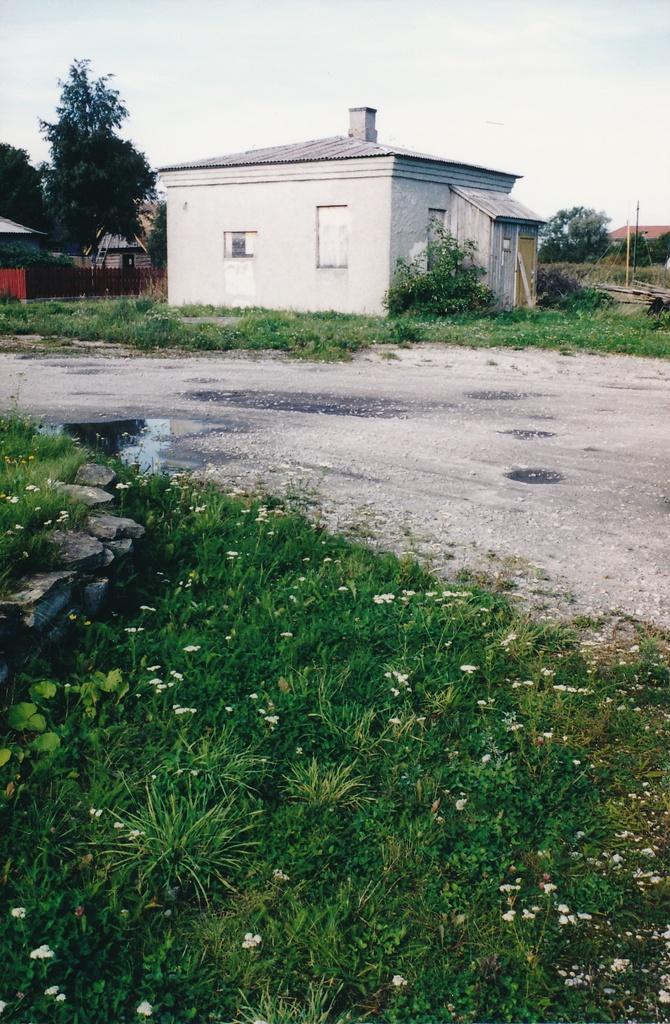 Rannarootsi Muuseumis, Optimistide majake Vanasadamas. suvi 2001.