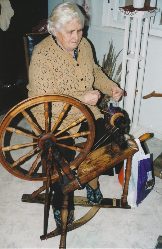 Raamatukogu ja naised, 2001