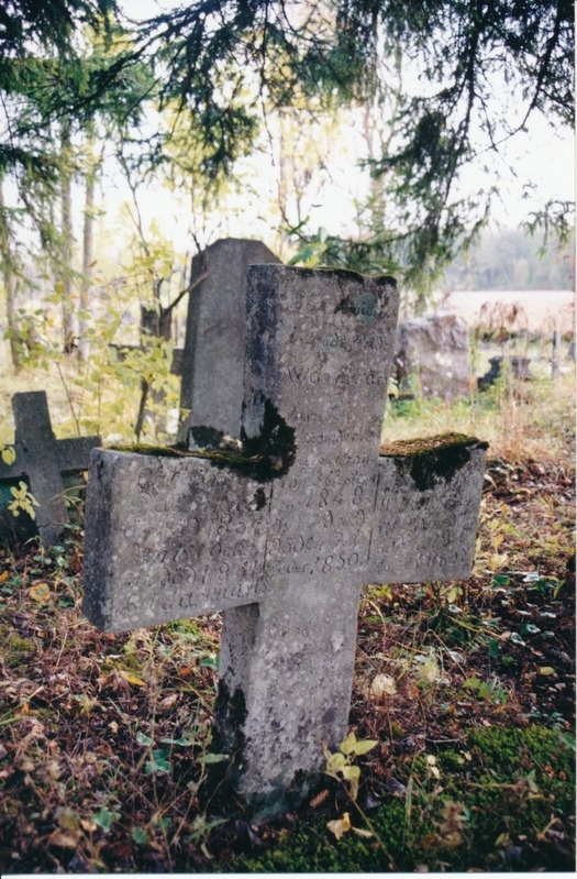 Ristid Vilivalla kalmistul