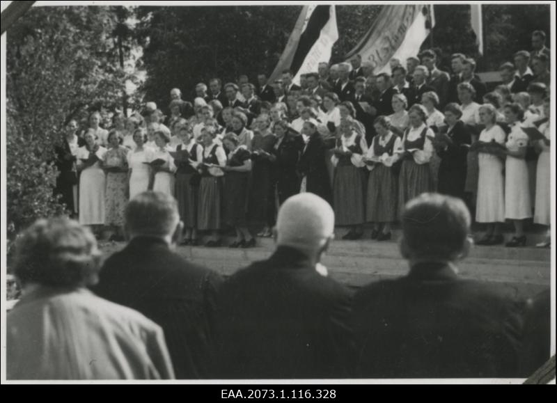 Laulupidu Palamusel, koor laululaval